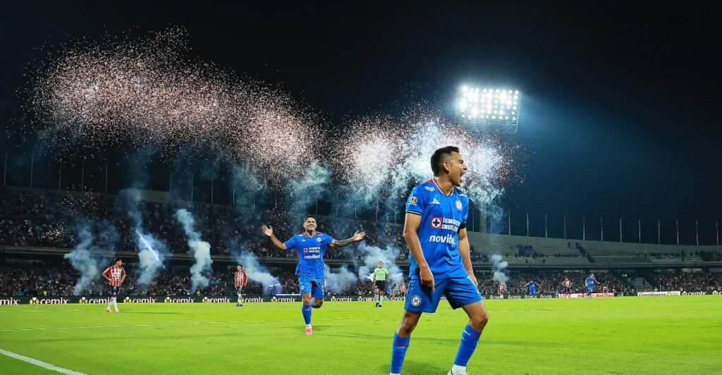 Cruz Azul se recupera y elimina a Chivas para avanzar a las Semifinales