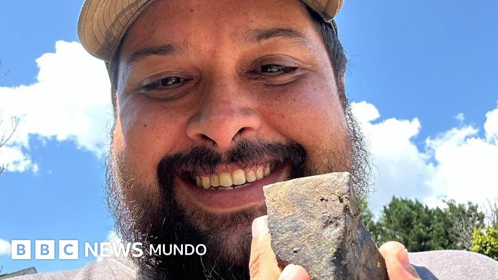 Cuando aparece un meteorito, comienza la aventura: el rentable mundo de los cazadores que venden tesoros del espacio
