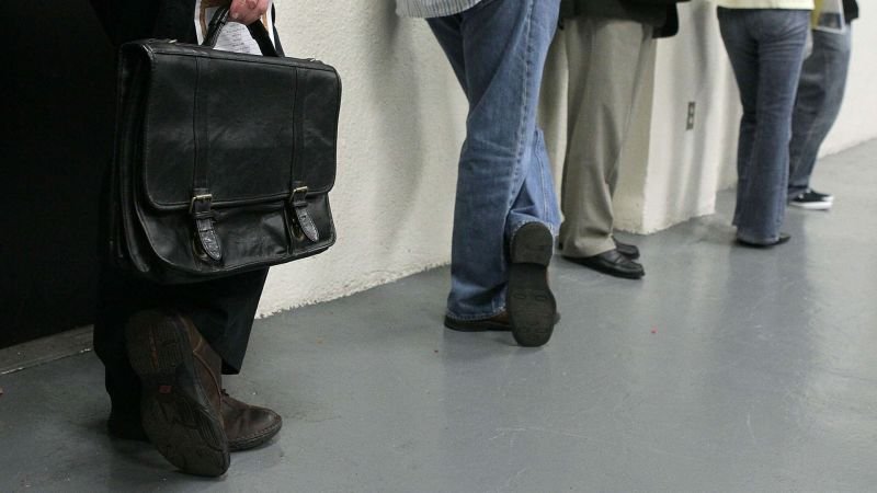 EE.UU.: disminuye la oferta de empleo a una semana de las elecciones