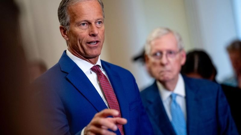 John Thune es nombrado nuevo líder de la mayoría en el Senado por los republicanos