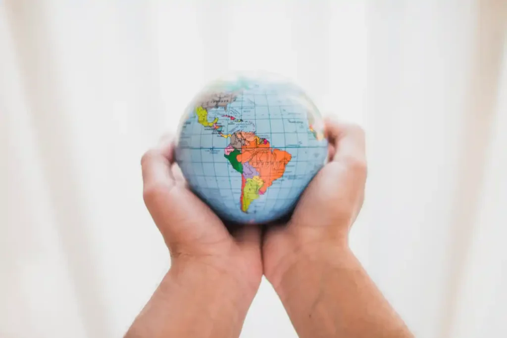 La CEPAL anticipa un crecimiento del 2.4% para Latinoamérica en 2025 y del 2.3% en 2026.