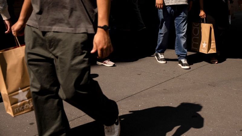 La ansiedad en los estadounidenses impulsa compras compulsivas como alivio del estrés