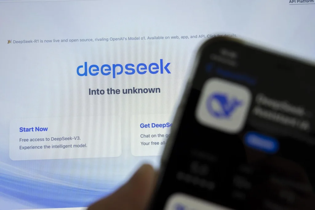 Legisladores estadounidenses piden la inclusión de DeepSeek y Xiaomi en la lista de empresas que apoyan al ejército chino