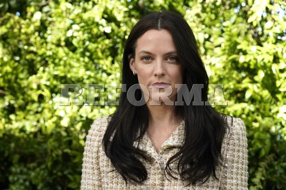 Se dice que Riley Keough ha donado óvulos a John Travolta y su esposa