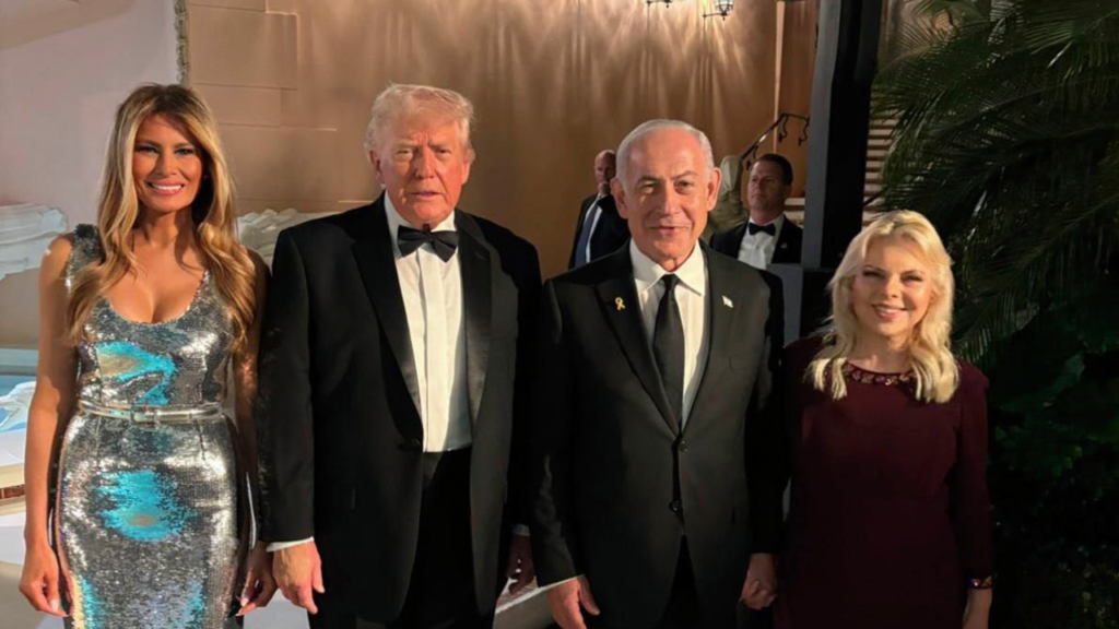 Benjamín Netanyahu asiste a la fiesta de Año Nuevo de Donald Trump en Florida