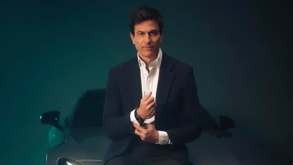 Impulsando la velocidad: La transformación del imperio de la F1 de Mercedes-AMG por Toto Wolff