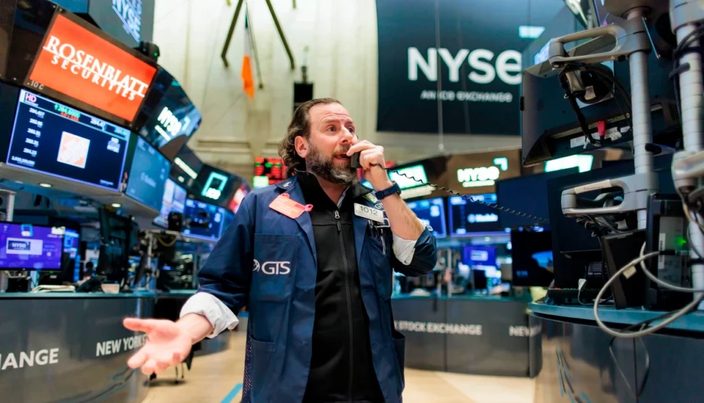 Wall Street: índices principales encadenan su tercer año de crecimiento en 2025