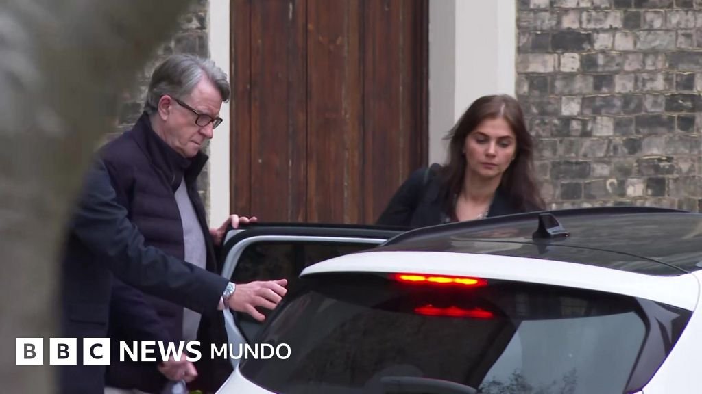 Detienen al exembajador británico en EE.UU., Peter Mandelson, por presunta mala conducta en el servicio público