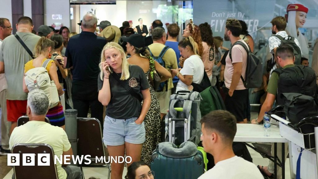 El conflicto en Medio Oriente desata el mayor caos aéreo mundial desde la pandemia de Covid