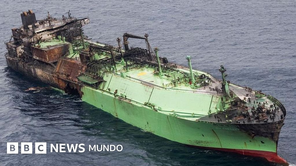 El petrolero ruso en mal estado que amenaza con un "gran desastre ecológico" si explota en el Mediterráneo