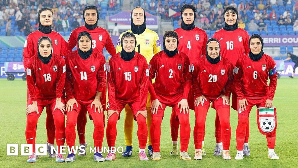 El temor de las futbolistas iraníes que rechazaron cantar el himno en Australia durante tiempos de conflicto