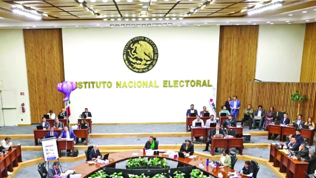 Inician discusiones para que consejeros del INE puedan tener doble nacionalidad; TEPJF evalúa propuesta.