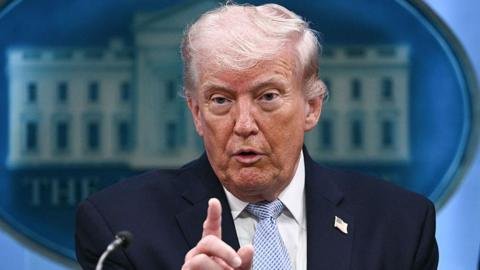 EE.UU. e Irán alcanzan un acuerdo de alto el fuego por dos semanas y reabren el estrecho de Ormuz.