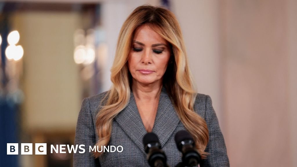 Melania Trump niega cualquier relación con Jeffrey Epstein y solicita que las víctimas del magnate testifiquen ante el Congreso de EE.UU.