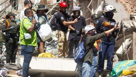 Colombia refuerza las labores de rescate tras el devastador terremoto que ha causado al menos 132 fallecidos y más de 700 heridos
