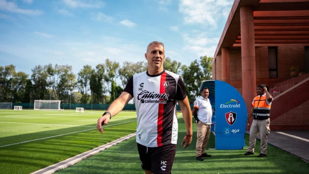 Hernán Crespo enaltece el orgullo argentino al triunfar en el Estadio Banorte y rendir homenaje a Maradona