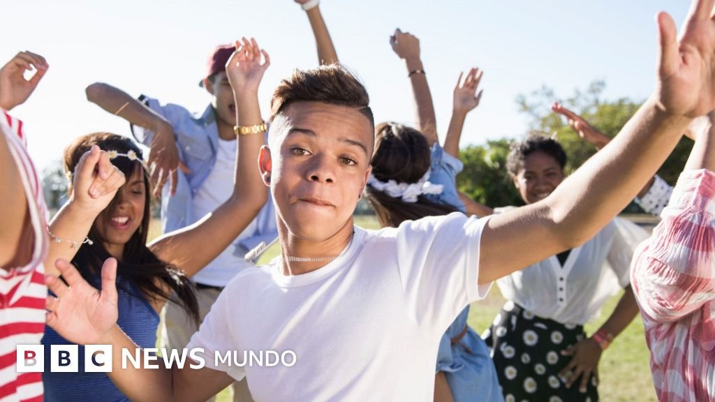 ¿Qué significa "farmear aura"? La nueva moda juvenil en redes sociales que tiene raíces de siglos atrás.