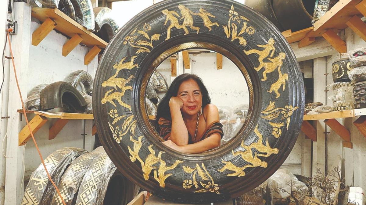 Betsabeé Romero transforma las huellas migratorias en un legado compartido