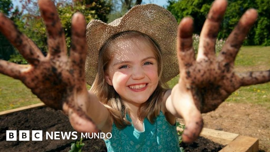 Los sorprendentes beneficios de ensuciarte las manos con tierra para tu salud