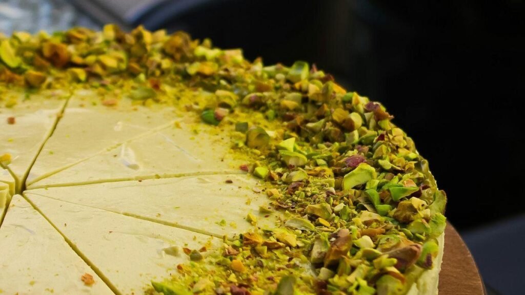 Deliciosa receta de cheesecake de pistache que no podrás resistir