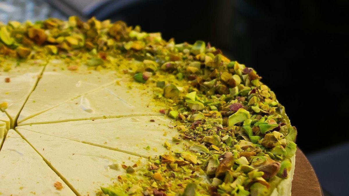 Deliciosa receta de cheesecake de pistache que no podrás resistir