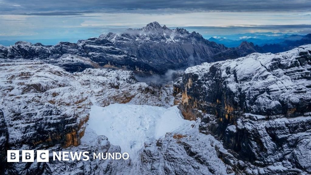 El impacto del derretimiento de la nieve eterna de Papúa, el último glaciar tropical entre los Andes y el Himalaya