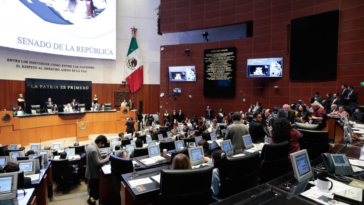 Senado aprueba apoyo a la industria automotriz y gasolinerías en el Paquete de Ingresos 2027