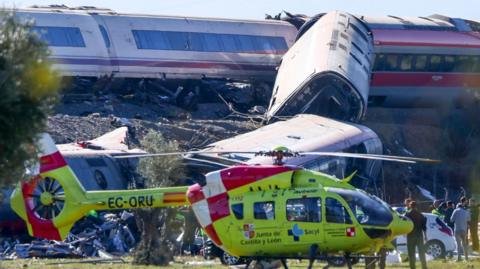 Tragedia en España: Al menos 30 víctimas y numerosos heridos en un accidente de trenes de alta velocidad